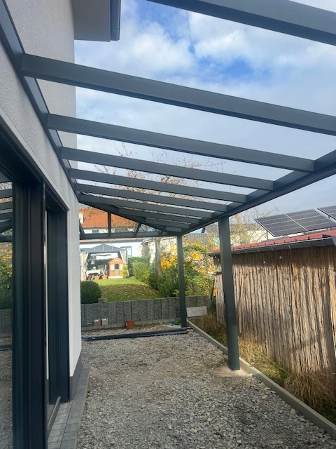 Moderne Terrassenüberdachung